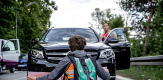 Schon länger blockiert die "Letzte Generation" immer wieder Straßen. Foto: IMAGO / aal.photo