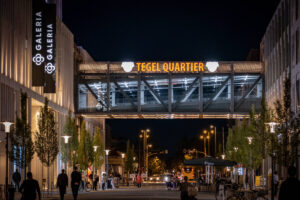 Abendstimmung im neuen Tegel Quartier. Bild: IMAGO/Jürgen Ritter