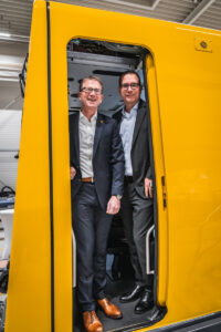 Dr. Rolf Erfurt (BVG) und Jure Mikol?i? (Stadler) bei der Präsentation der neuen U-Bahn. Foto: Jonas Seidel/TeamOn
