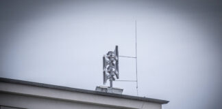 Aufbau von 400 neuen Warnsirenen für Berlin gestartet, In Berlin sind die zwei ersten von 400 geplanten Sirenen.