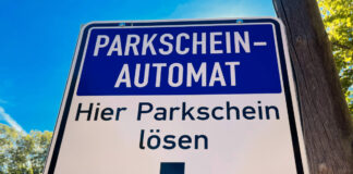 Schild Parkscheinautomat Hinweis - Hier Parkschein lösen.