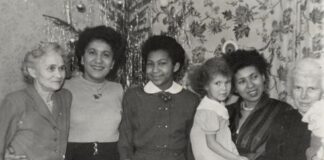 Mehrere Generationen der Familie Diek in Tempelhof in den 1950er-Jahren. Bild: Privatbesitz Adomako