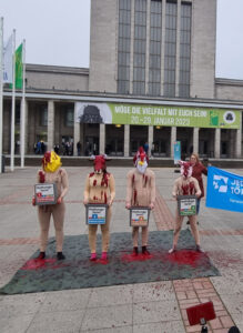PETA kritisiert unter anderem das "Greenwashing" der Grünen Woche. Foto: PETA Deutschland