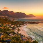 Sonnenuntergang am Clifton Beach in Kapstadt. Bild: iStock/Getty Images Plus/Barichivich
