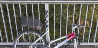 Schrotträder sind an vielen Berliner Orten ein Ärgernis. Bild: IMAGO/Seeliger