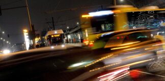 Straßenbahnen in der Nacht