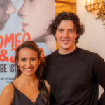 Yasmina Hempel und Paul Csitkovics sind "Romeo und Julia". Bild: Jörn Hartmann