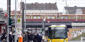 Rund um den S-Bahnhof Schöneweide sind die Linien ab Freitag für zehn Tage unterbrochen. Bild: IMAGO / Frank Sorge