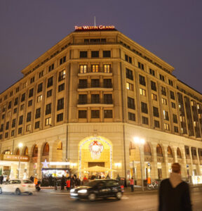 Das Westin Grand Hotel in der Friedrichstraße. Foto: IMAGO / Nikito