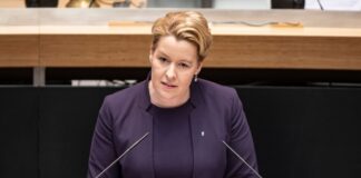 Franziska Giffey (SPD), Regierende Bürgermeisterin von Berlin, spricht.