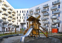Der Innenhof bringt Familien und Mieter zusammen und soll für Aufenthaltsqualität sorgen. Bild: Stadt und Land/Popp
