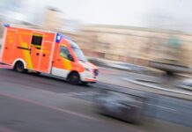 Ein Rettungswagen im Einsatz.