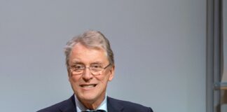 Prof. Dr. Christoph Meinel, Direktor des Hasso-Plattner-Instituts (HPI) spricht bei einer Veranstaltung.