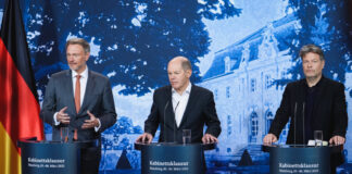 Christian Lindner, Olaf Scholz, Robert Habeck. Bild: IMAGO / Political-Moments