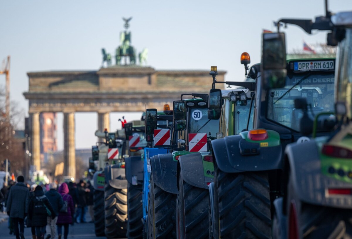680 Fahrzeuge bei Bauernprotest am Brandenburger Tor