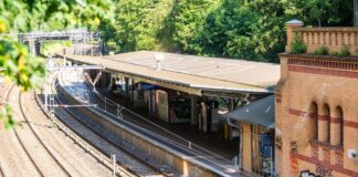 Der S-Bahnhof Prenzlauer Allee ist nach einer Massenschlägerei in der Nacht gesperrt.