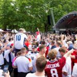 Die englischen Fans feierten überwiegend friedlich.