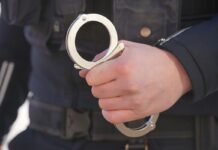 Polizisten haben in Schöneberg einen Mann festgenommen, dem eine Reihe von Straftaten vorgeworfen werden. (Symbolfoto)