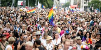 Die Organisatoren des CSD halten an ihren Forderungen nach mehr Schutz für die queere Community fest. (Archivfoto)