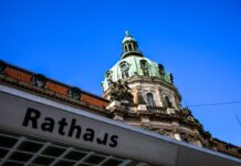 Die Stadt Potsdam will am Montag vor dem Rathaus eine Flagge für Frieden und eine atomwaffenfreie Welt hissen