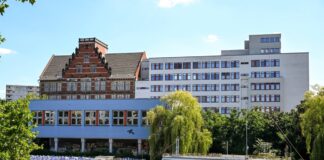 Berliner Gymnasium bleibt geschlossen nach Brand.