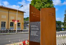 Ein neues Denkmal erinnert in Strausberg an die Todesopfer rechter Gewalt -  und an Hans-Georg Jakobson. Er wurde 1993 in Strausberg aus einer S-Bahn gestoßen.
