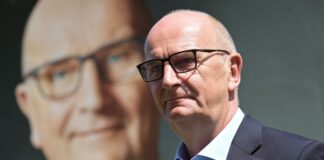 Brandenburgs Ministerpräsident Dietmar Woidke hadert nicht mit der Entscheidung zur Tesla-Ansiedlung in Grünheide. (Archivbild)