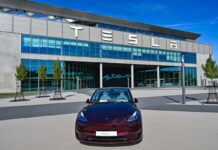 Will die Gigafactory ausbauen, wenn sich der Markt bessert: E-Autobauer Tesla in Grünheide (Archivbild).