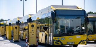 Berlins Grüne warnen davor, die Umrüstung der Busflotte auszubremsen. (Archivfoto) 