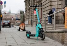 Die türkisfarbenen E-Scooter der Marke Tier erhalten bald einen neuen Anstrich (Archivbild). 