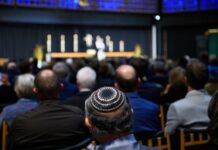 In der Gedächtniskirche wurde mit einer interreligiösen Feier des Terrorangriffs vom 7. Oktober 2023 gedacht.