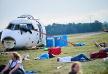 Rettungskräfte am BER proben den Ernstfall bei einem simulierten Flugzeugabsturz. 