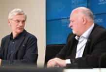 Die AfD-Fraktion will wieder im Landtagspräsidium vertreten sein, fordert Fraktionschef Hans-Christoph Berndt (l). Neben ihm der bisherige Vizepräsident Andreas Galau.