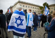 Proisraelische Demonstration zum Jahrestag des Hamas-Massakers.