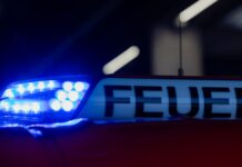 Die Berliner Feuerwehr wurde zu Bränden in zwei Berliner Schulen gerufen. (Symbolbild) 