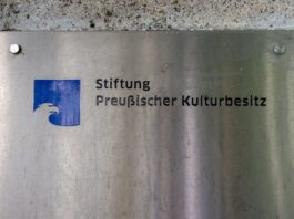 Der jüdische Kunsthändler Franz Zatzenstein-Matthiesen floh vor den Nazis in die Schweiz. Die Stiftung Preußischer Kulturbesitz hat nun Gemälde an die Nachfahren zurückgegeben. (Symbolbild)