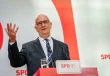 Brandenburgs SPD-Ministerpräsident Dietmar Woidke lotet mit dem BSW eine mögliche Koalition aus (Archivbild). 