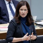 Bildungssenatorin Katharina Günther-Wünsch (CDU) ist für mehr Pünktlichkeit in der Schule. (Archivfoto)