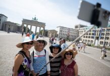 Bei Reisenden aus dem Ausland ist Berlin bislang deutlich beliebter als im Vorjahr. (Archivbild) 