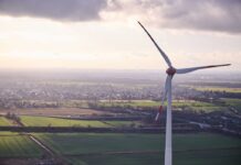 Im Industrie- und Gewerbegebiet Buchholz Nord soll die Energie mit Wind und Sonne erzeugt werden. (Archivbild)