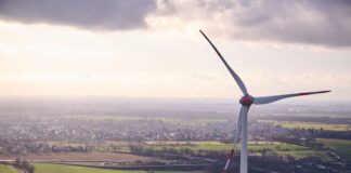 Im Industrie- und Gewerbegebiet Buchholz Nord soll die Energie mit Wind und Sonne erzeugt werden. (Archivbild)