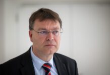 Der Brandenburger BSW-Abgeordnete Sven Hornauf will wegen Kritik am Fliegerhorst Holzdorf bei der Ministerpräsidentenwahl gegen Dietmar Woidke von der SPD stimmen (Archivbild). 