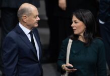 Grünen-Außenministerin Annalena Baerbock will wie SPD-Kanzler Olaf Scholz in Potsdam für die Neuwahl kandidieren. (Archivbild)