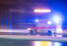 Ein 68-Jähriger wird in Berlin-Wilmersdorf angefahren und schwer verletzt. Bei der Fahndung nach dem geflüchteten Unfallfahrer sucht die Polizei jetzt Zeugen. (Symbolbild)