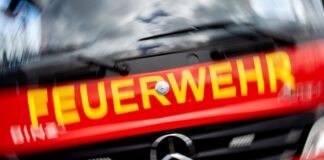Ein Feuerwehreinsatz in Neukölln sorgt für lange Staus. 