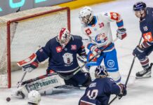 Eisbären-Goalie Jonas Stettmer konnte die Niederlage gegen Zürich nicht verhindern.