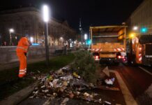 500 BSR-Beschäftigte beseitigen am Neujahrstag den Müll der Silvesternacht. (Archivbild) 