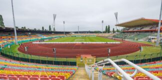 Das Jahn-Stadion soll abgerissen werden. (Archivbild)