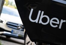 Die Berliner Landesregierung will schärfer gegen Mietwagenanbieter wie Uber und Bolt vorgehen. (Archivbild)