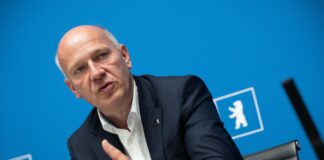 Berlins Regierender Bürgermeister Kai Wegner (CDU) sieht noch Gesprächsbedarf vor einer Entscheidung über die Erklärung einer Notlage in Berlin. 